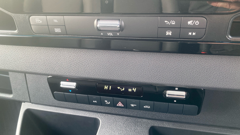 Mercedes-Benz Sprinter 315Cdi L2 Diesel Rwd 3.5t H2 Pro Van 9G-Tronic